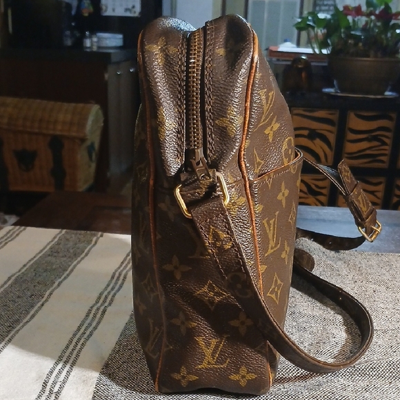 Louis Vuitton Brown Monogram Men's Bag - Picture 4 of 16